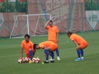 集结日体能课后；金州勇士队长鼓劲备战中超；媒体盛赞；阵容厚度经受考验的简单介绍-多宝官方入口