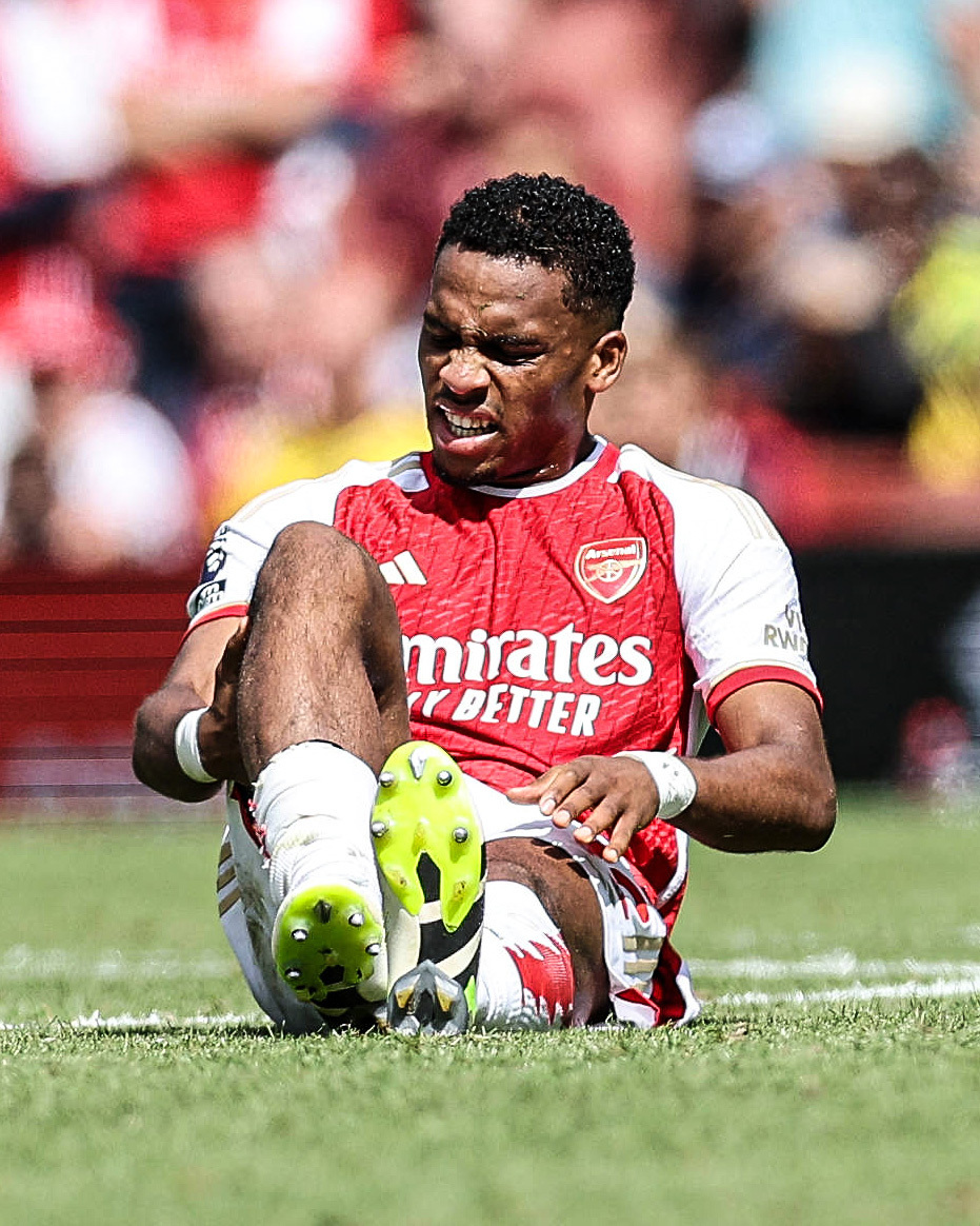 关键时刻成都蓉城备战社区盾切尔西围绕英超官宣签约，现场解说直呼：关键时刻丹佛掘金单刀错失 